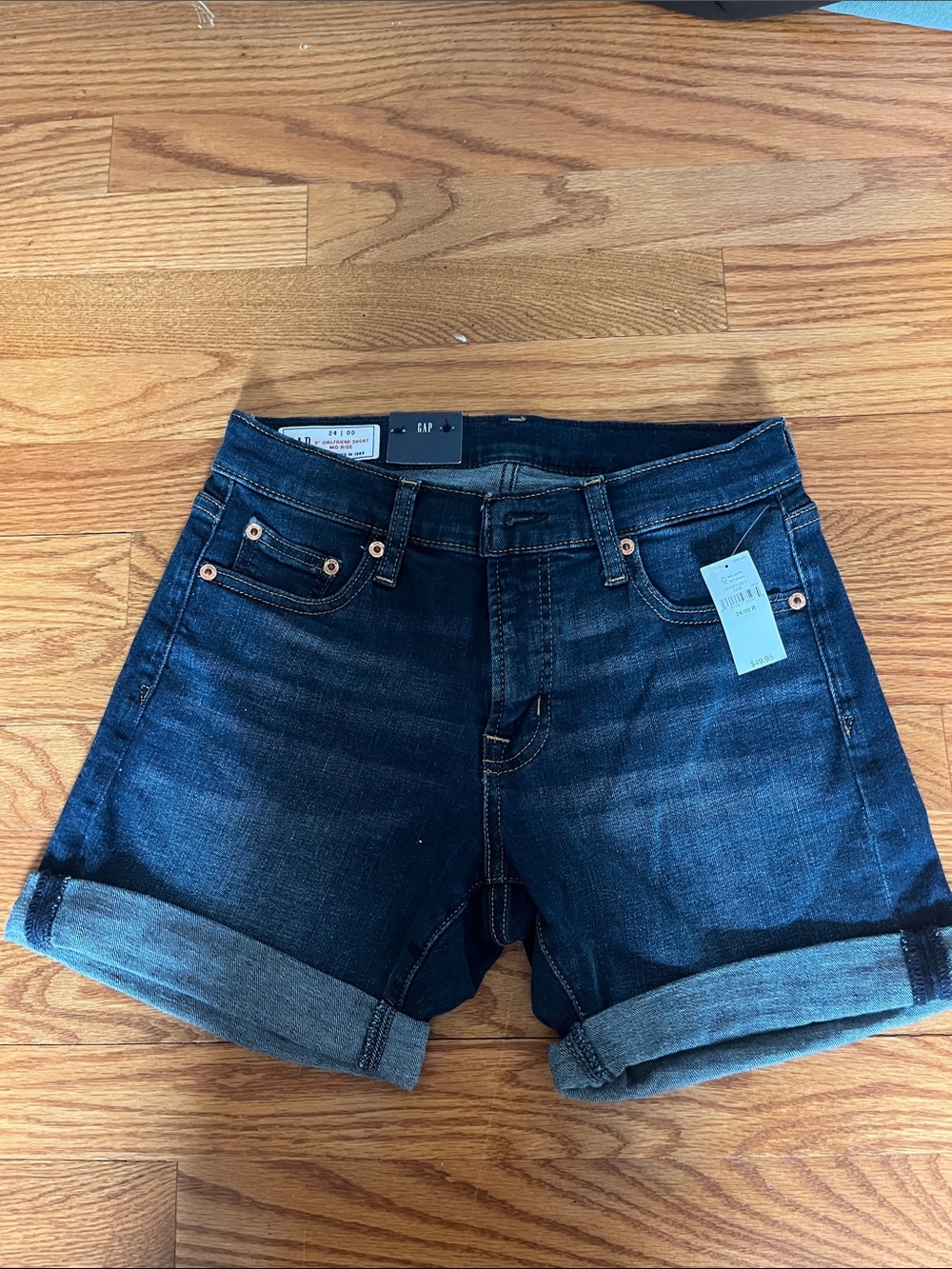Women’s mid rise 5” shorts